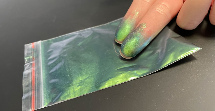 Pigmento magnético de mudança de cor verde-dourado-azul