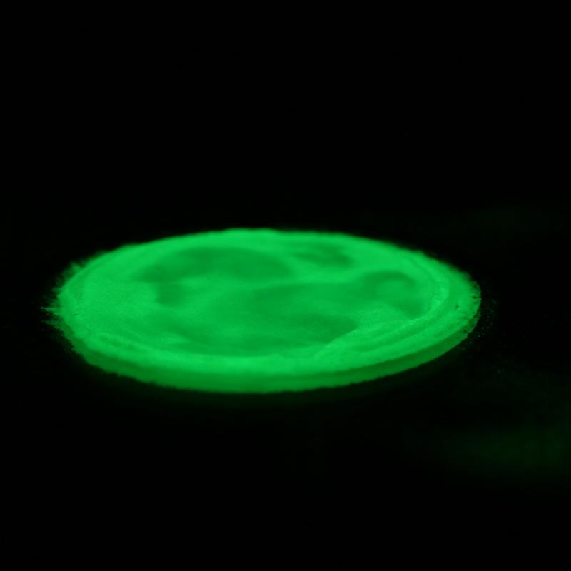 Green luminescent powder for painting