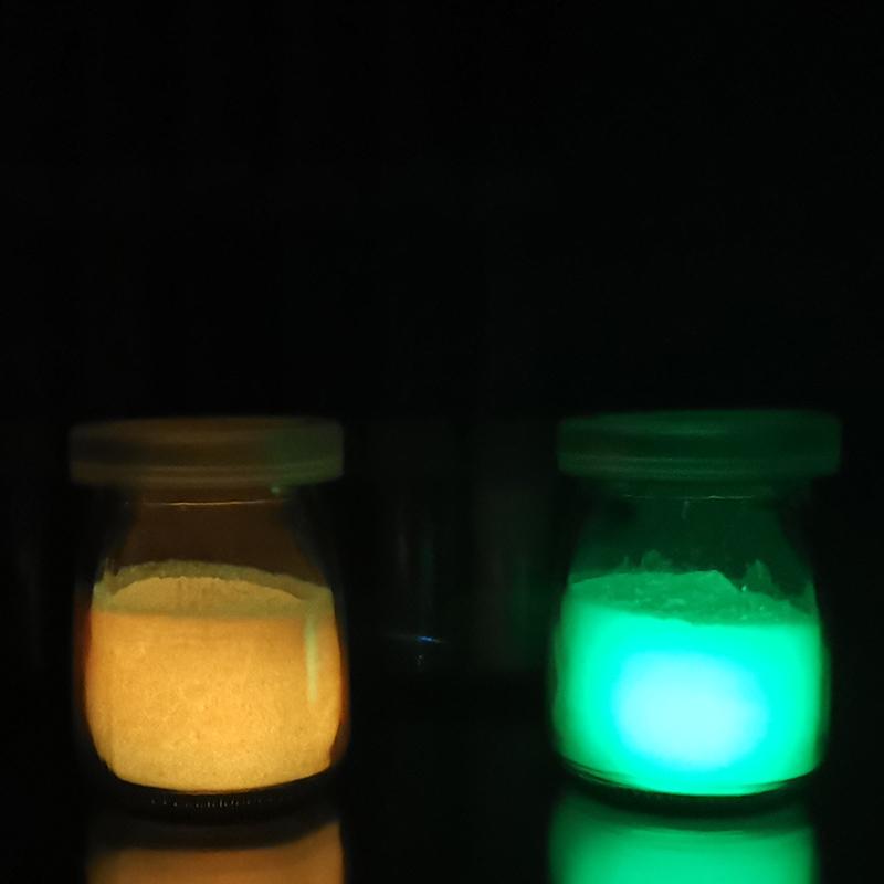 pigmento luminoso em frasco de vidro